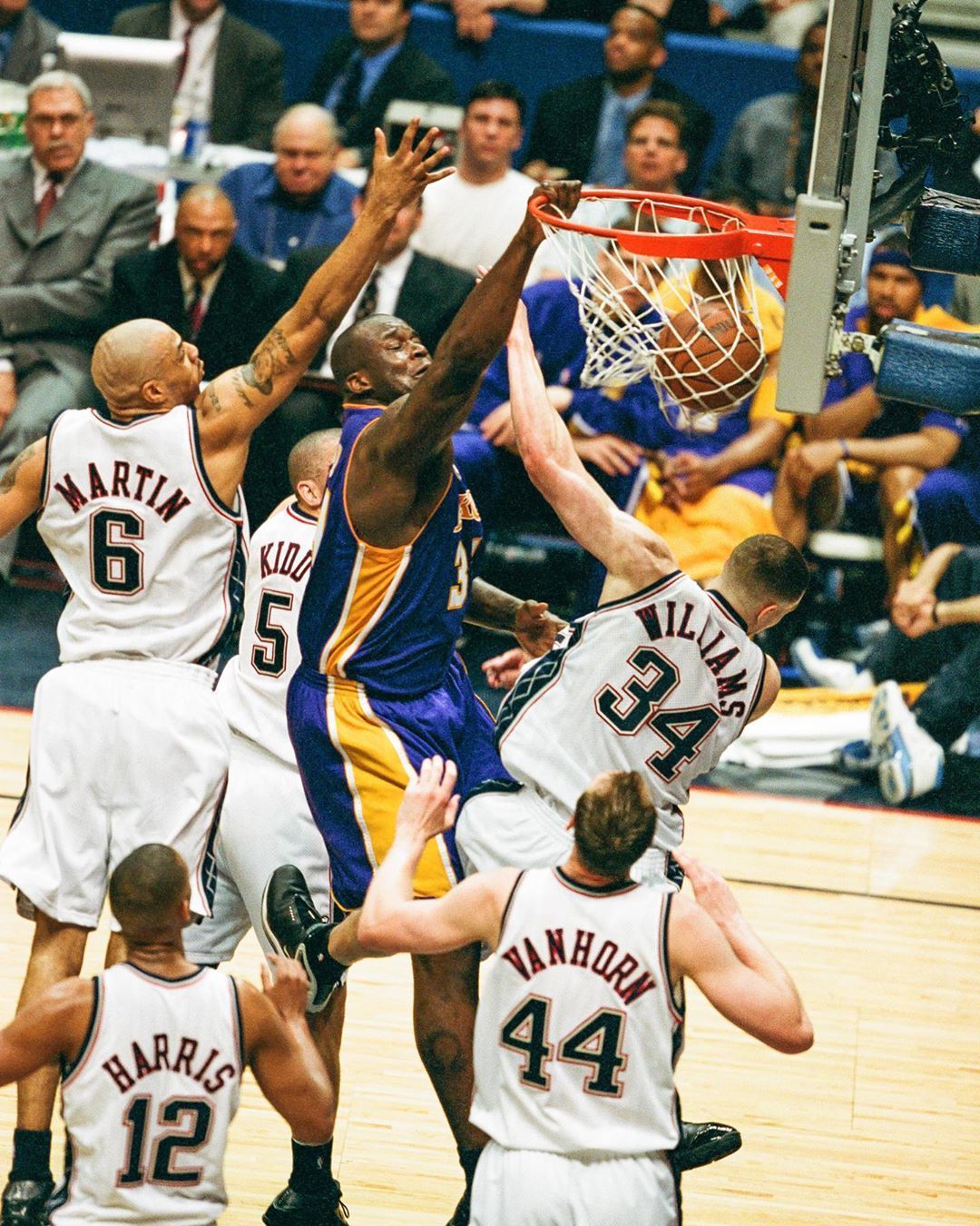 球员的一举 球员的一举