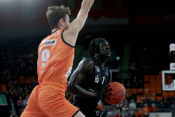 供了坚实的 供了坚实的