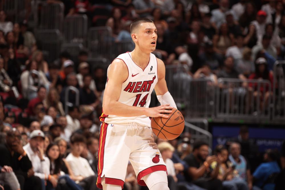 并伺机反击 并伺机反击